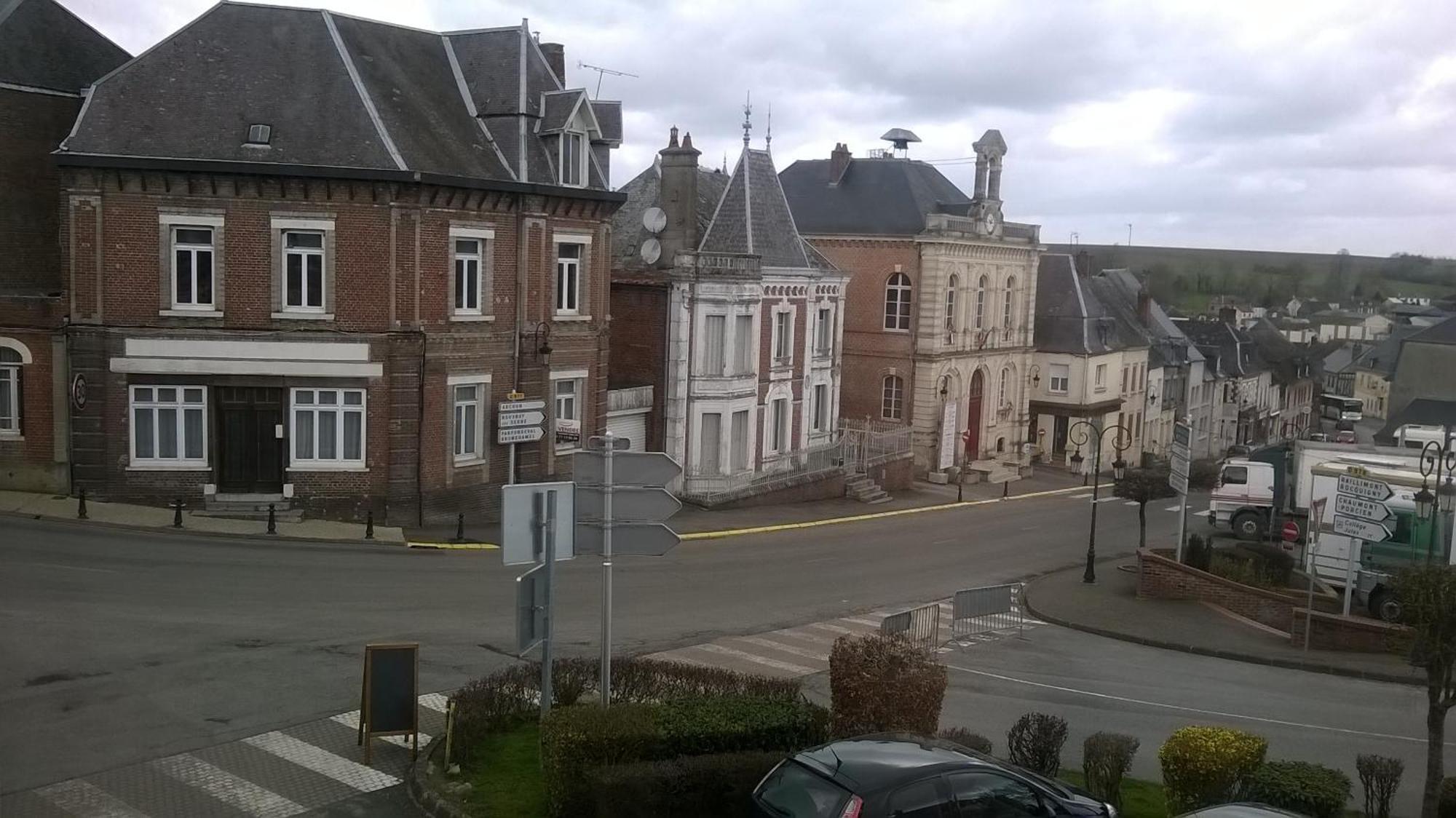 Entre Nous Hotel Rozoy-sur-Serre Room photo