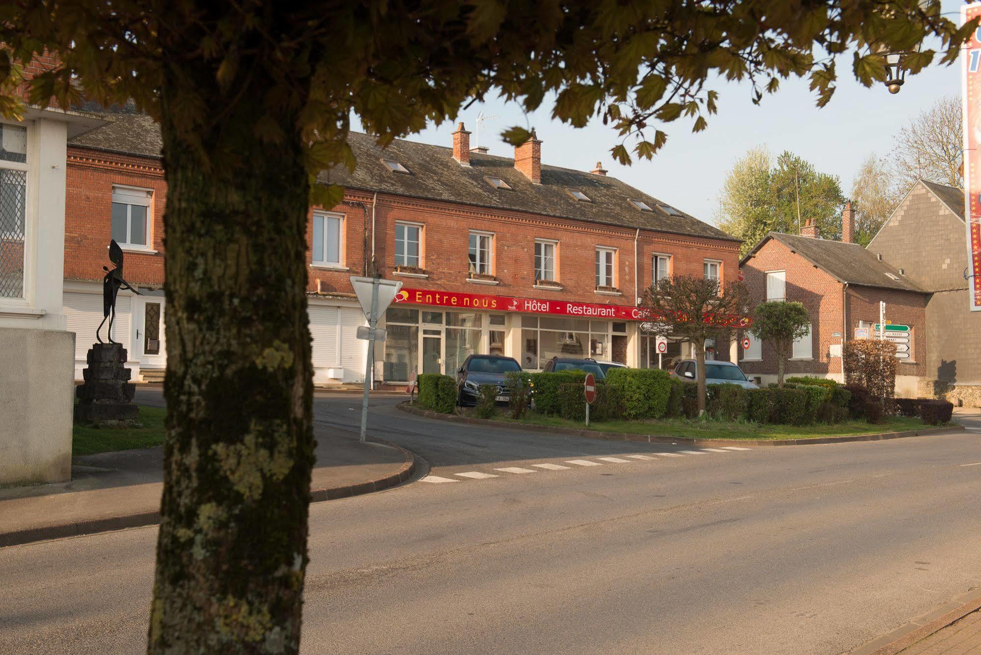 Entre Nous Hotel Rozoy-sur-Serre Exterior photo